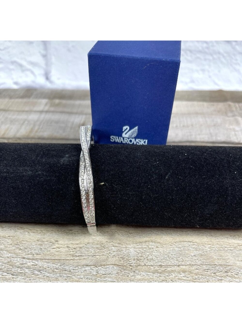 Swarovski Crystal Retired Rhodium Plated Crystal Twist Bangle Bracelet Box VTG - Picture 11 of 13